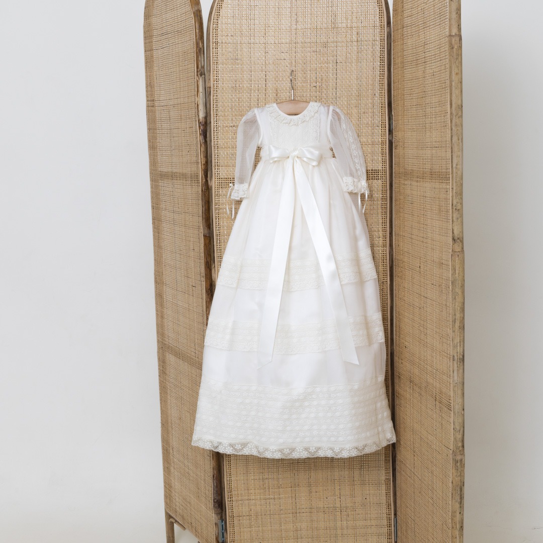 robe de baptême traditionnelle