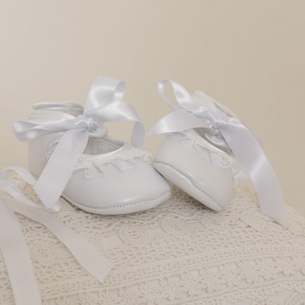 Chaussures de baptême en cuir blanc