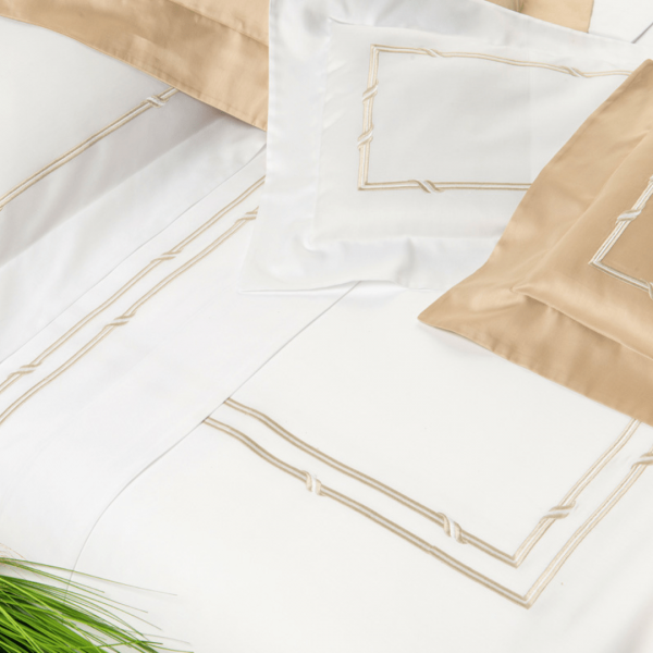 Linge de lit brodé