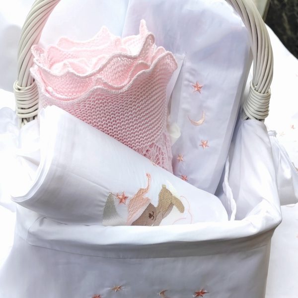 Set de draps brodés pour bébé