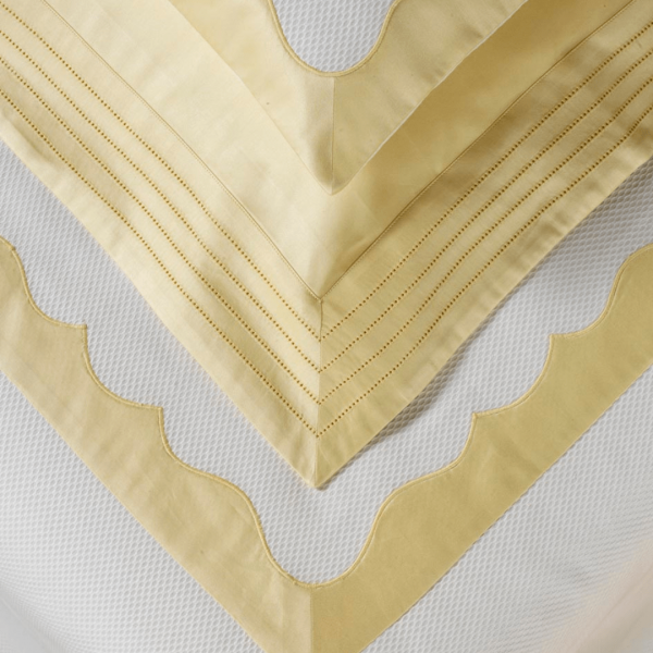 Linge de lit appliqué